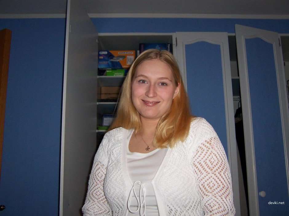 BBW Amateur Private Photo: Busty Curvy Girl Reveals All
