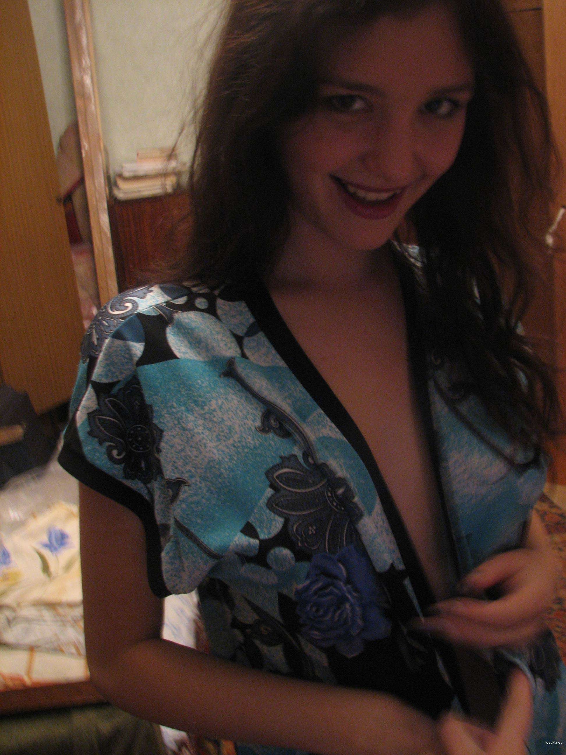 Amateur Student Girl Private Photo - Explicit College Teen Selfies