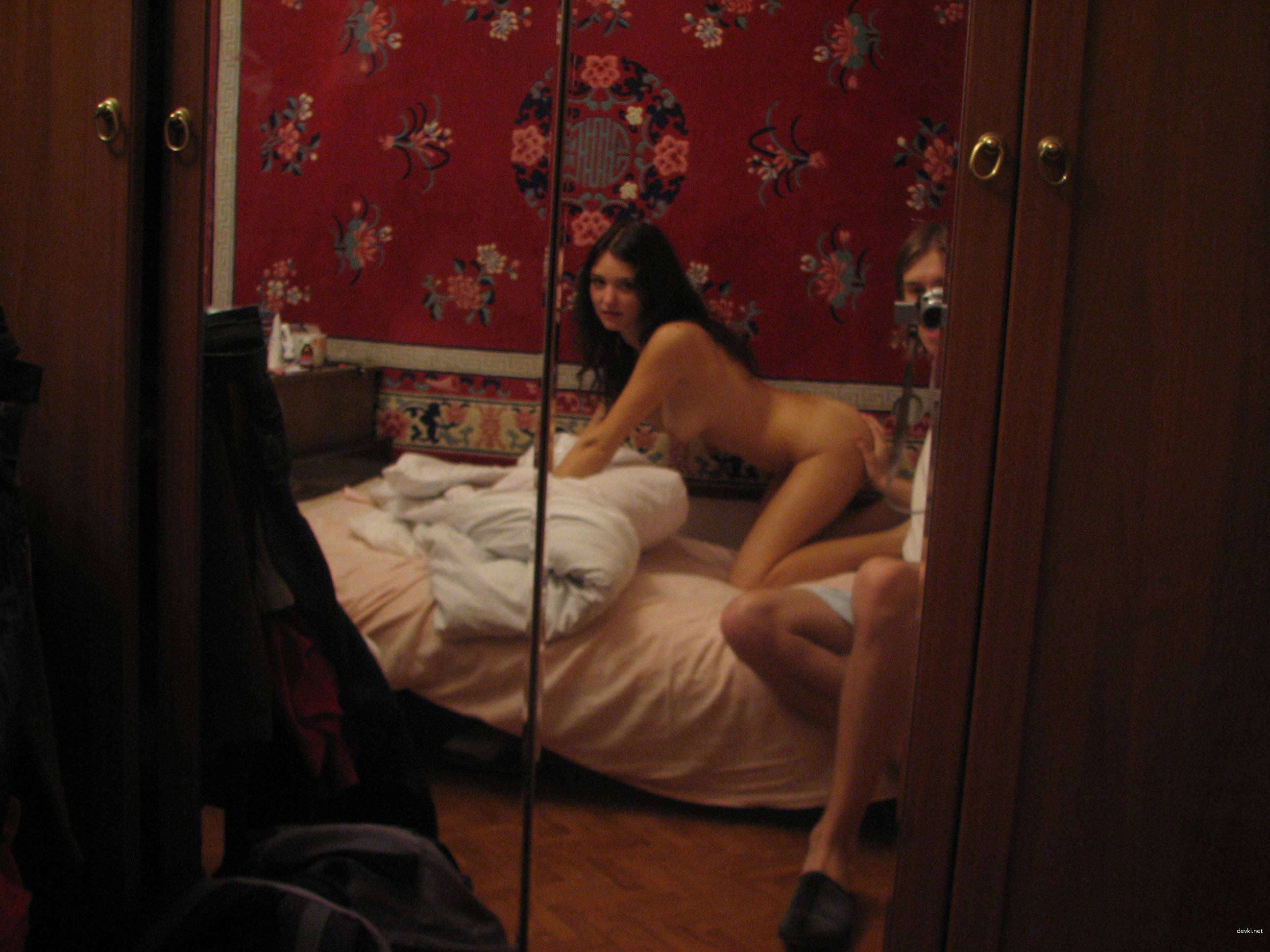 Amateur Student Girl Private Photo - Explicit College Teen Selfies