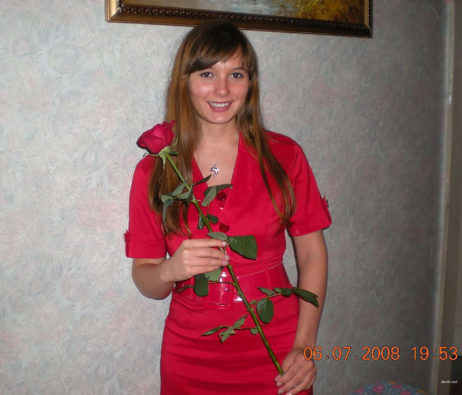 Amateur Topless Sexual Poses: Explicit and Bold Photos