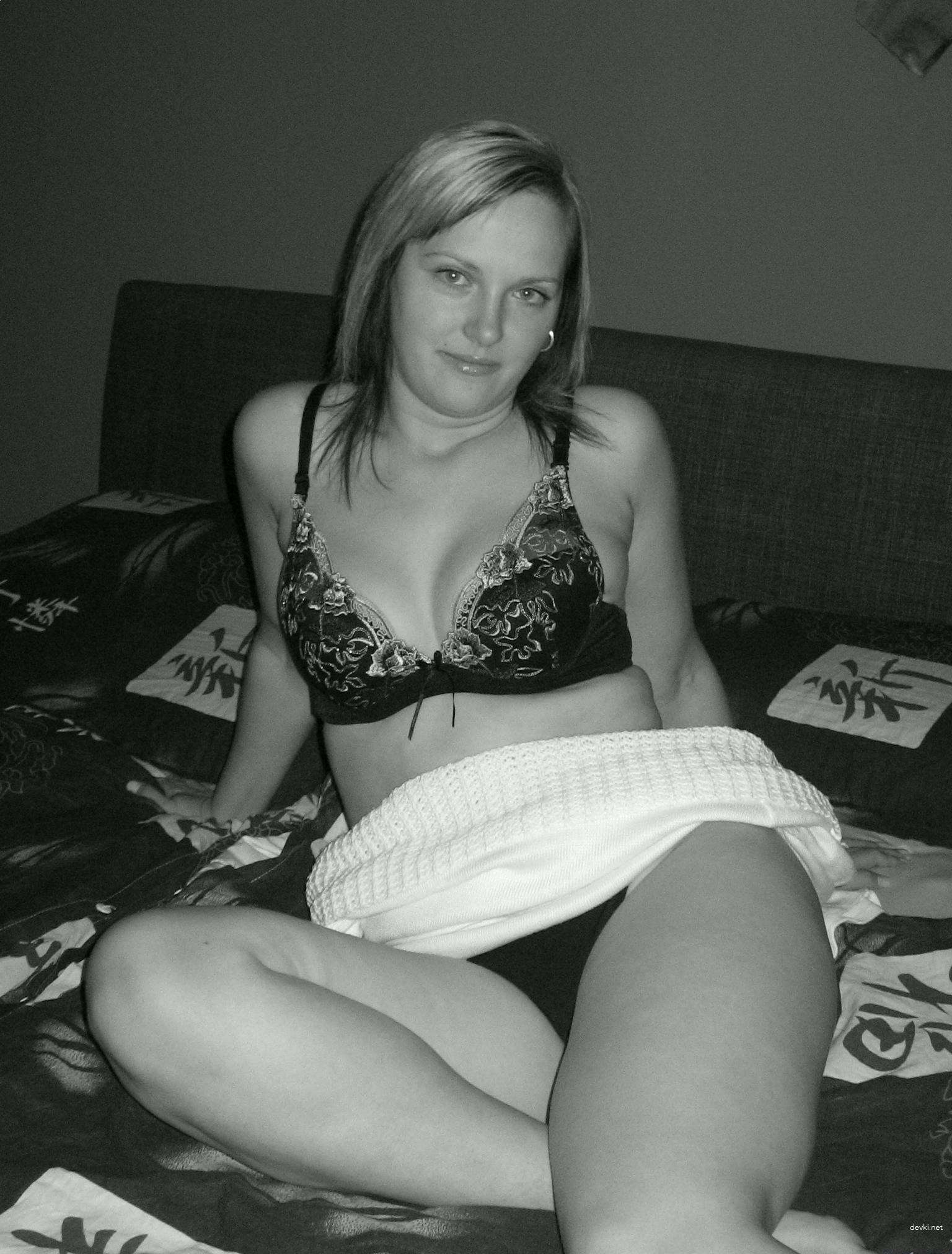 Sexy Girl's Intimate Nude Photo - Hot and Explicit XXX Content