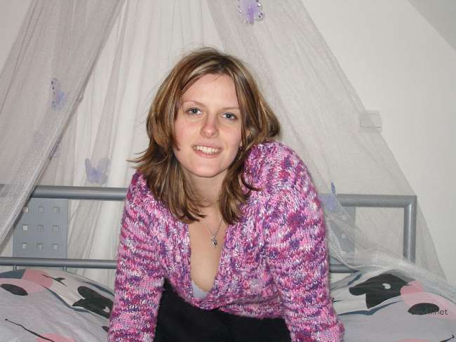 Hot Wife Photo: Amateur Russian Wife Exposing All in Explicit Porn Shot