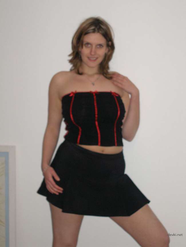 Hot Wife Photo: Amateur Russian Wife Exposing All in Explicit Porn Shot