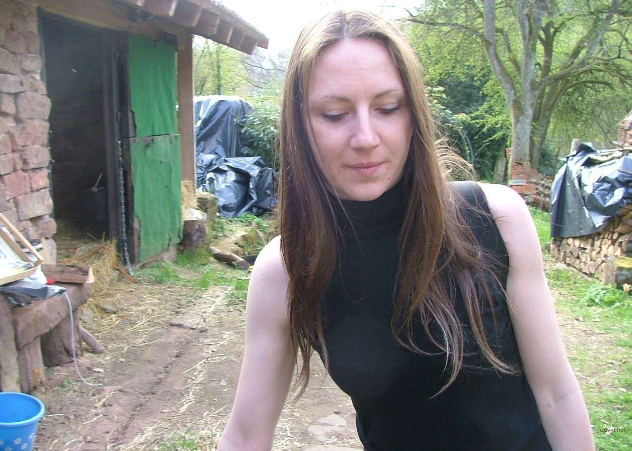 Amateur Anal Play with Vibrator: Explicit Photo of Ass Penetration