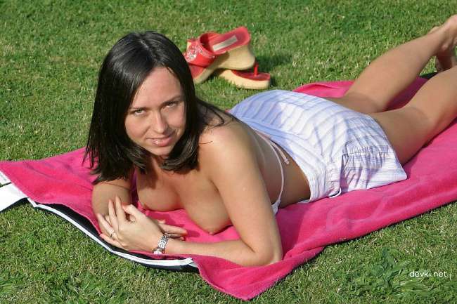 Sultry Italian Beauty Exposed: Amateur Photo with Explicit Appeal
