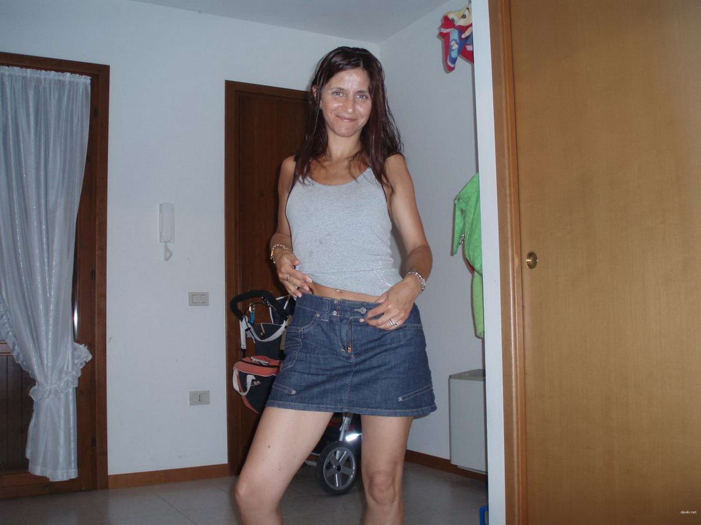 Mature Strip Tease: Explicit and Sensual MILF Seduction