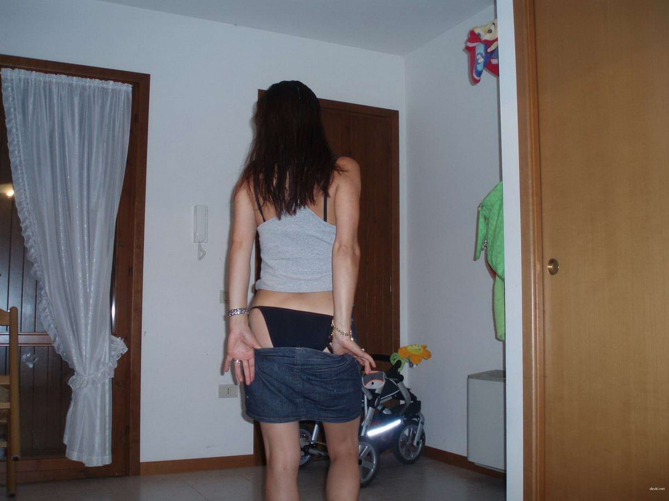 Mature Strip Tease: Explicit and Sensual MILF Seduction