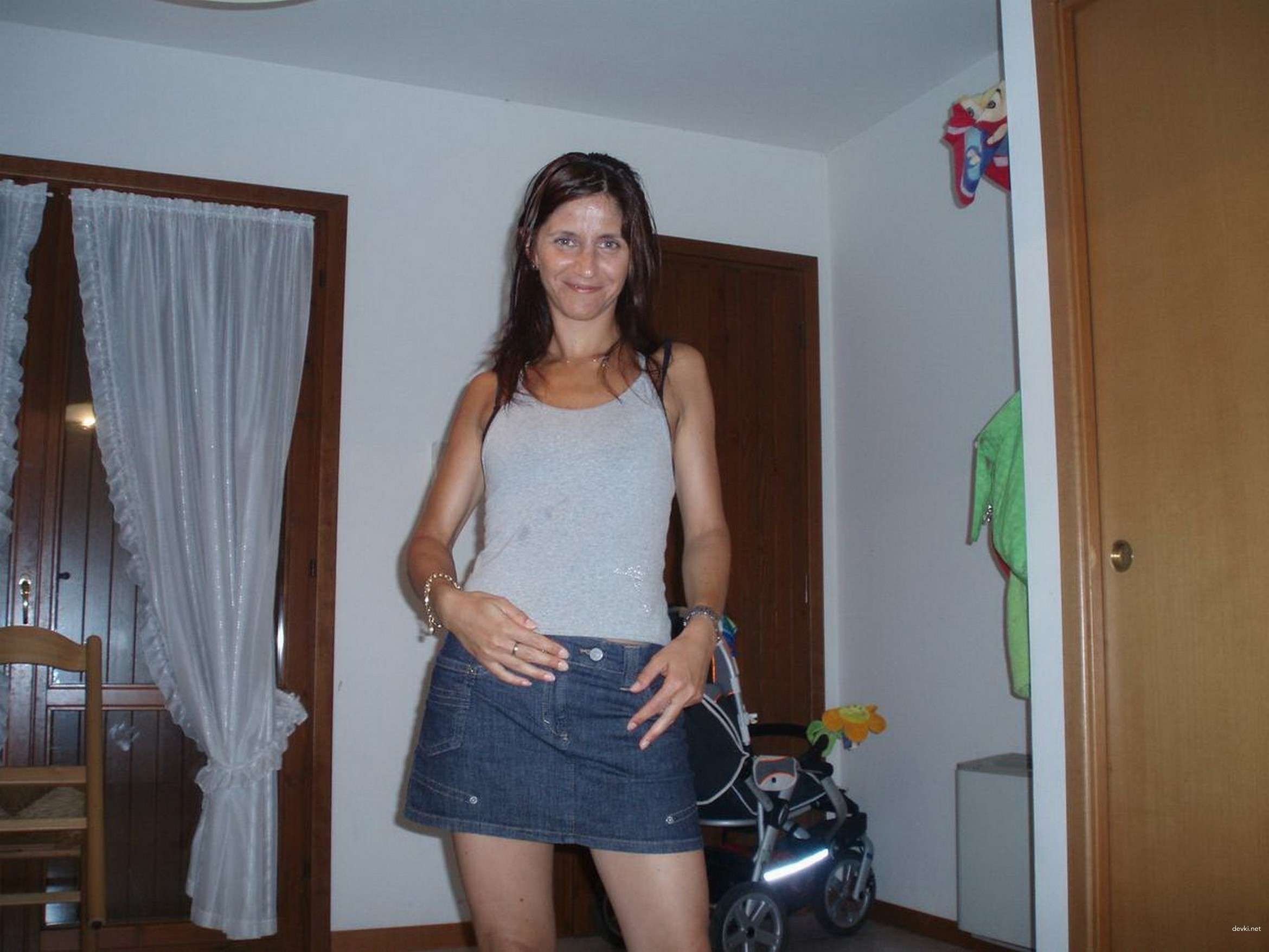 Mature Strip Tease: Explicit and Sensual MILF Seduction