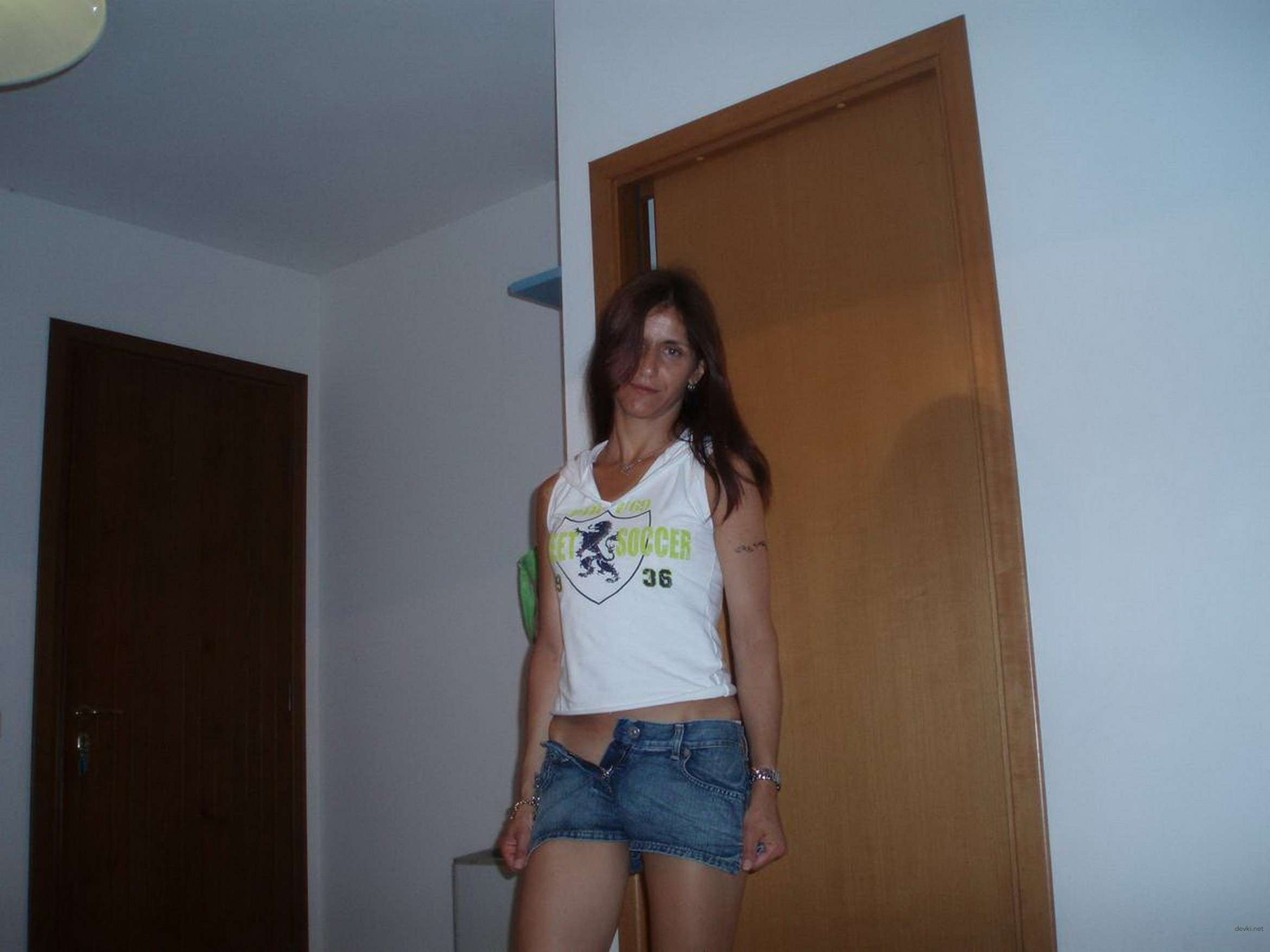 Mature Strip Tease: Explicit and Sensual MILF Seduction