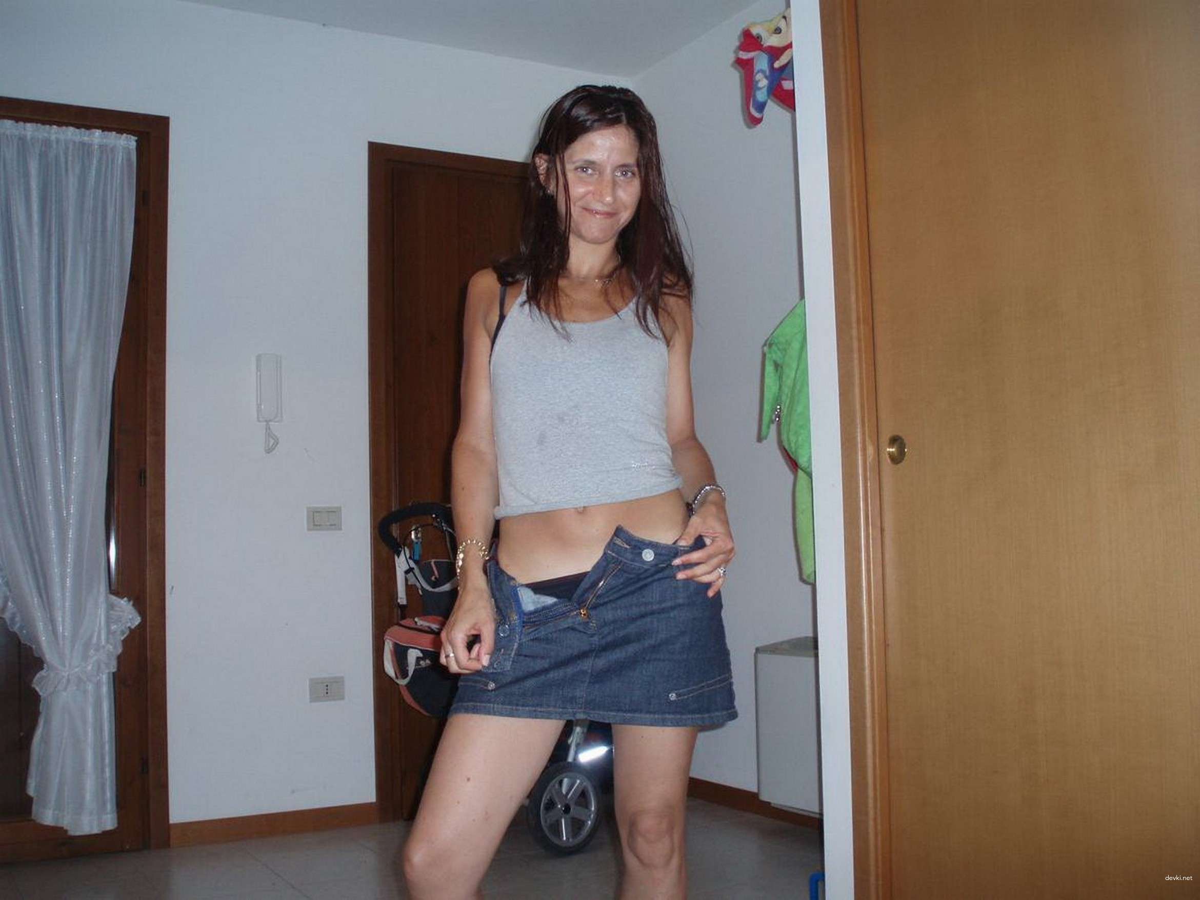 Mature Strip Tease: Explicit and Sensual MILF Seduction