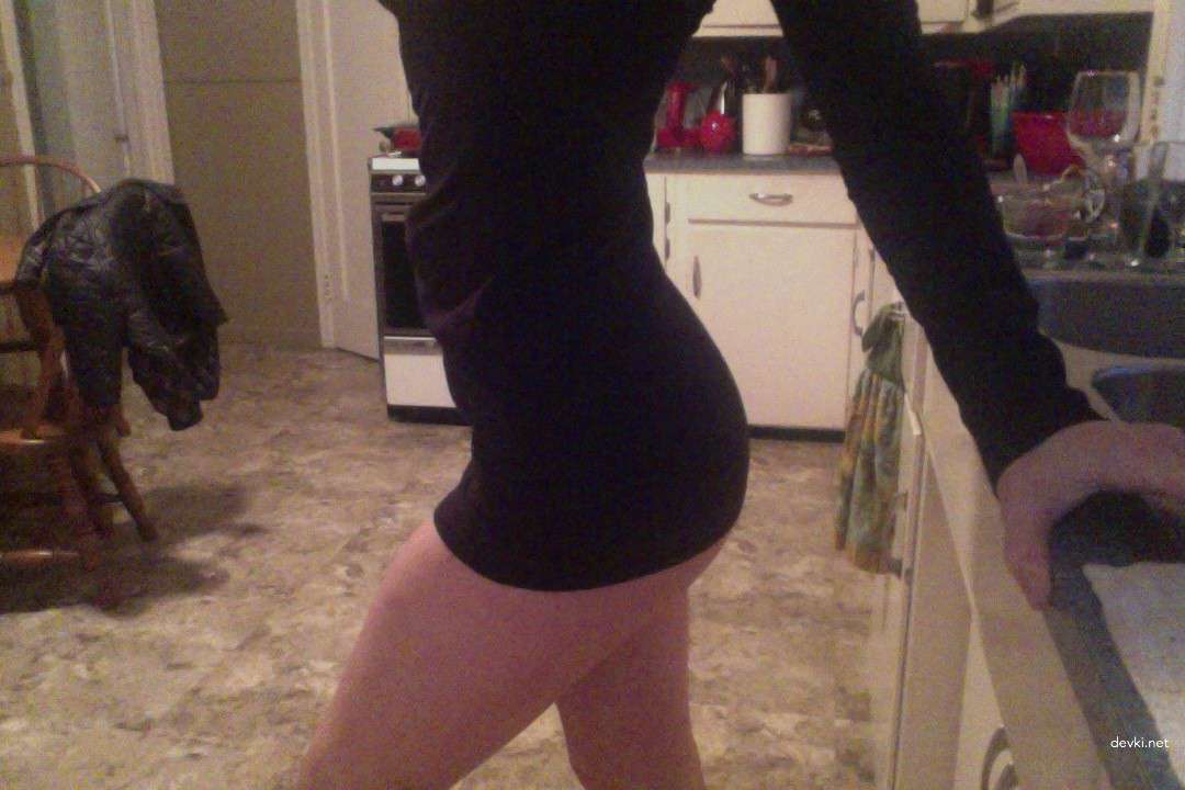 Seductive Blonde Amateur Babe Exposing All - Explicit Amateur Photo