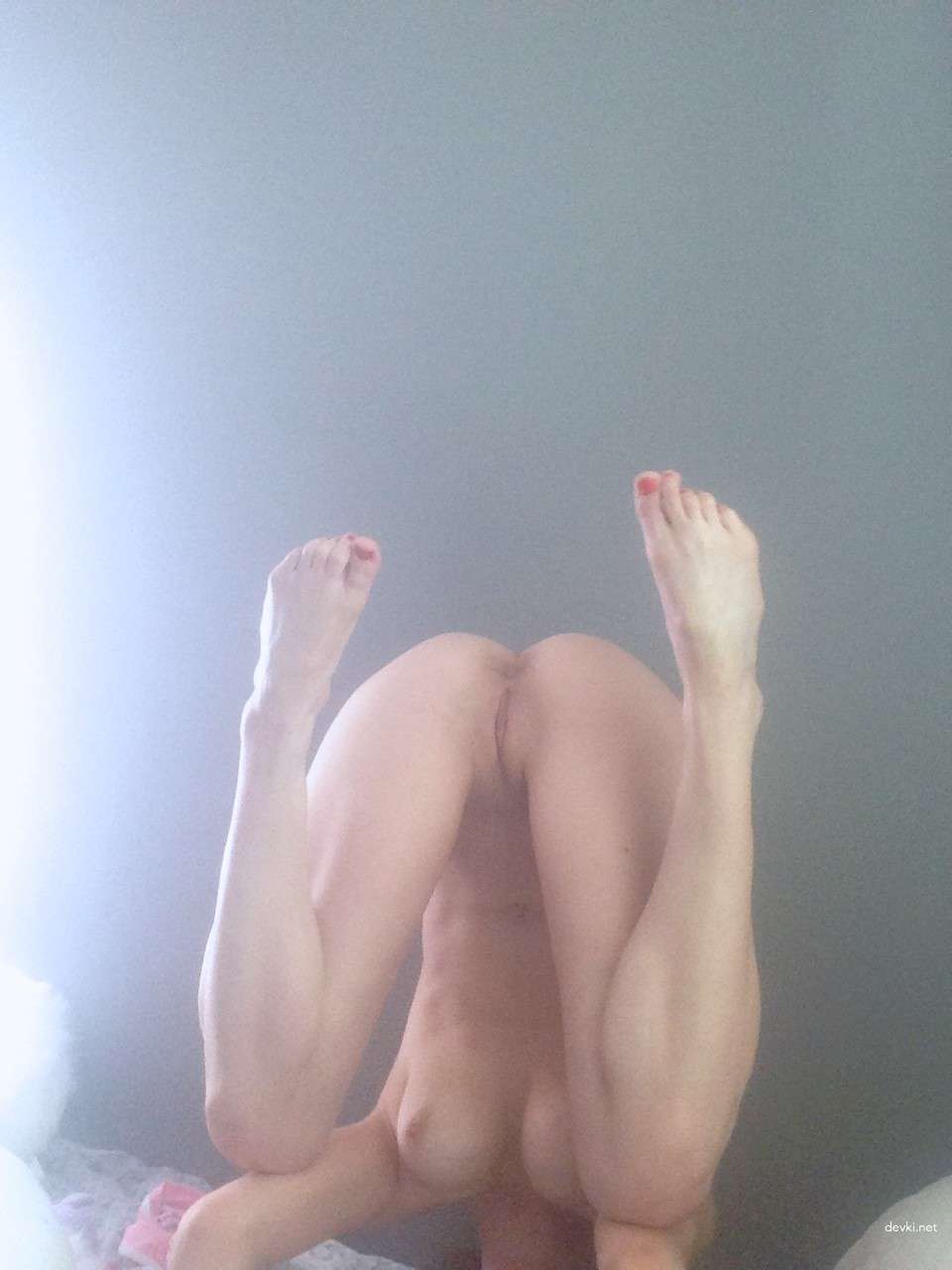 Seductive Blonde Amateur Babe Exposing All - Explicit Amateur Photo