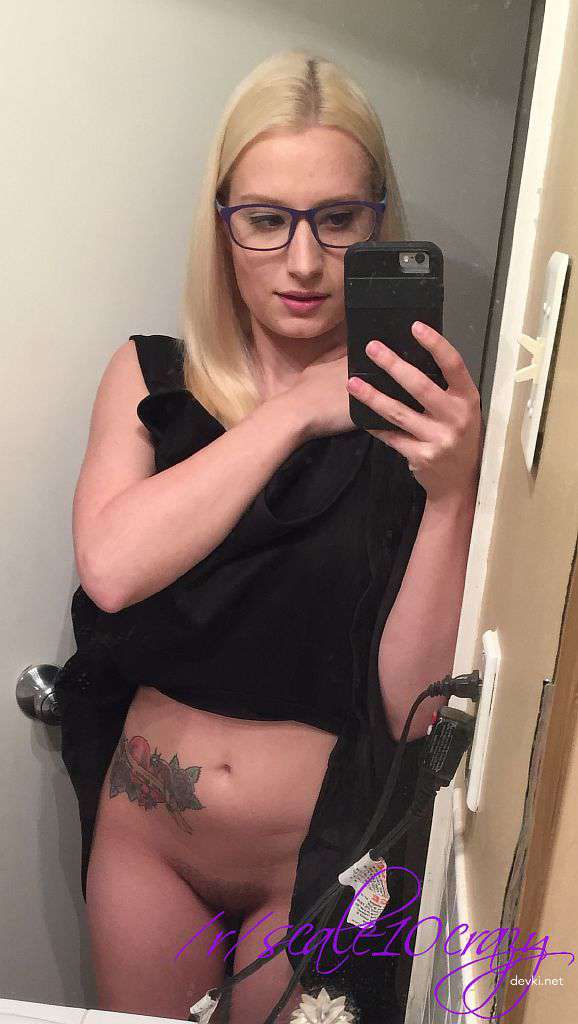 Explicit Amateur Selfie: Intimate Bedroom Photo Shoot with Seductive Poses