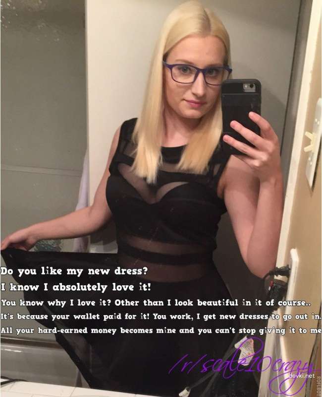 Explicit Amateur Selfie: Intimate Bedroom Photo Shoot with Seductive Poses