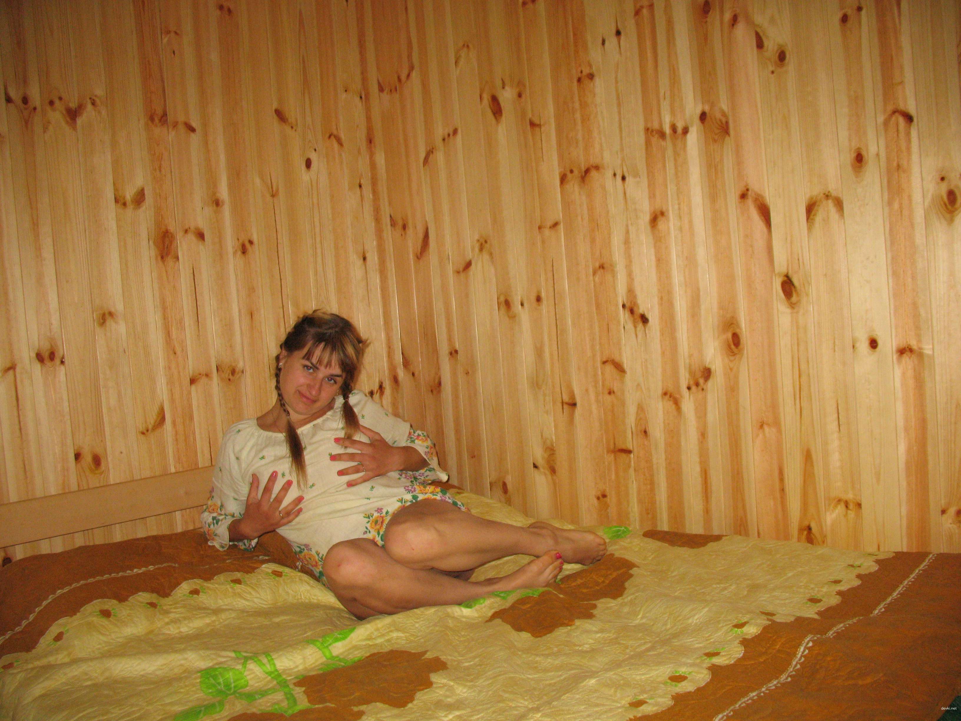 Explicit Nude Amateur Chick Photo: Hot Naked Girl Exposed
