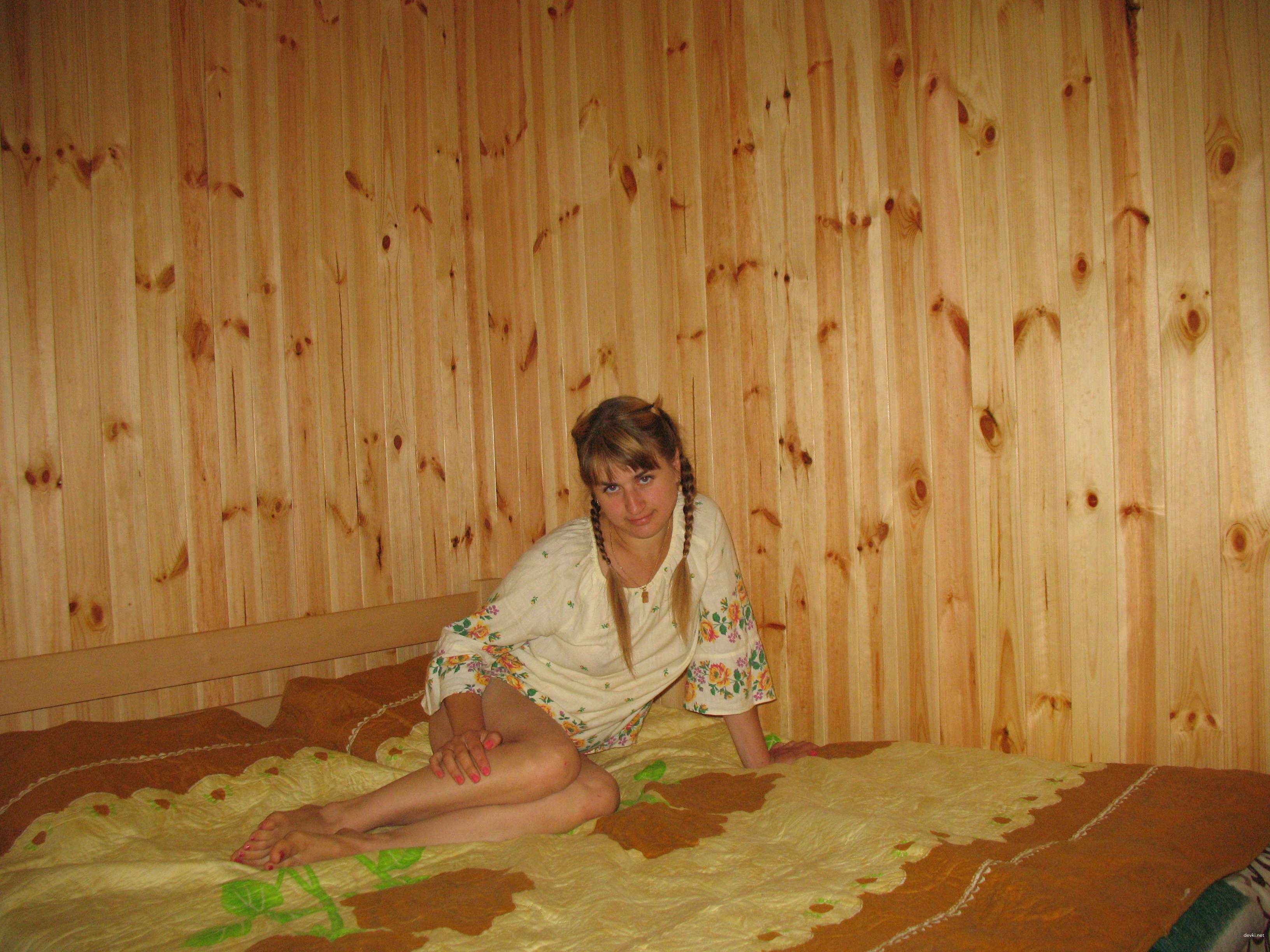 Explicit Nude Amateur Chick Photo: Hot Naked Girl Exposed
