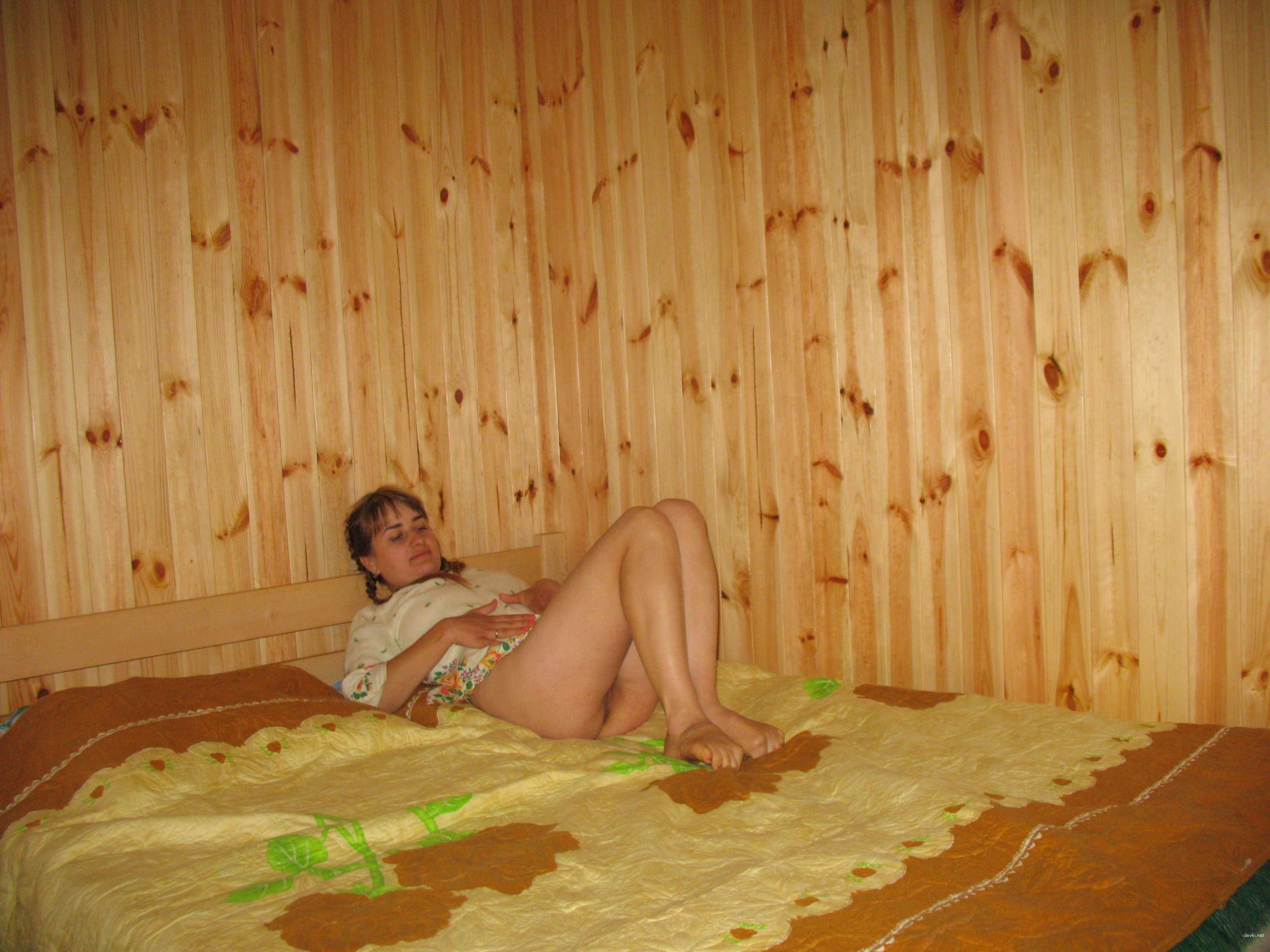 Explicit Nude Amateur Chick Photo: Hot Naked Girl Exposed