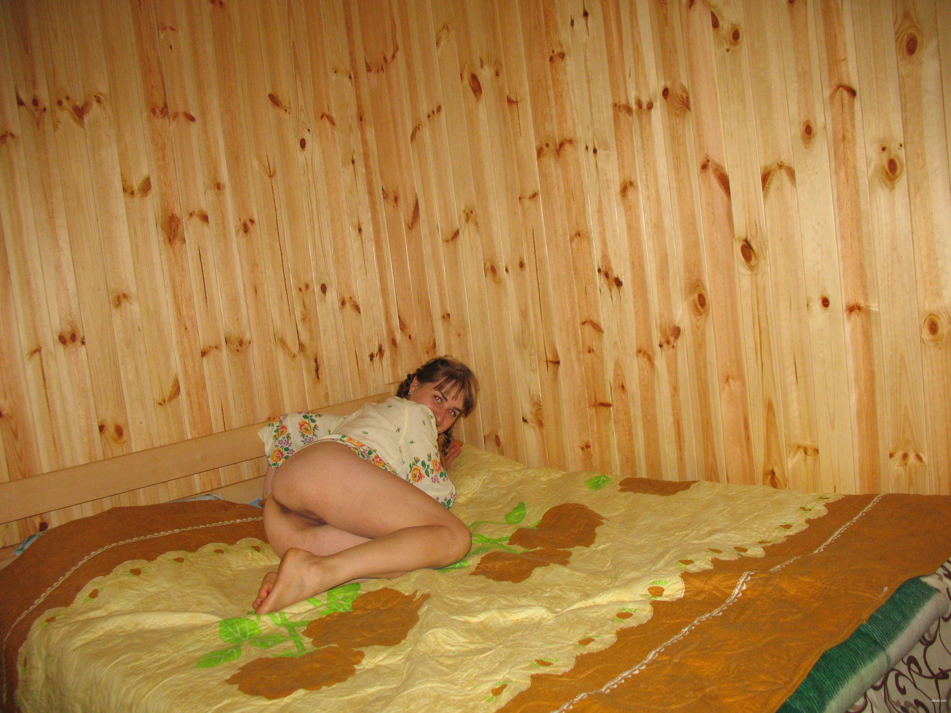 Explicit Nude Amateur Chick Photo: Hot Naked Girl Exposed