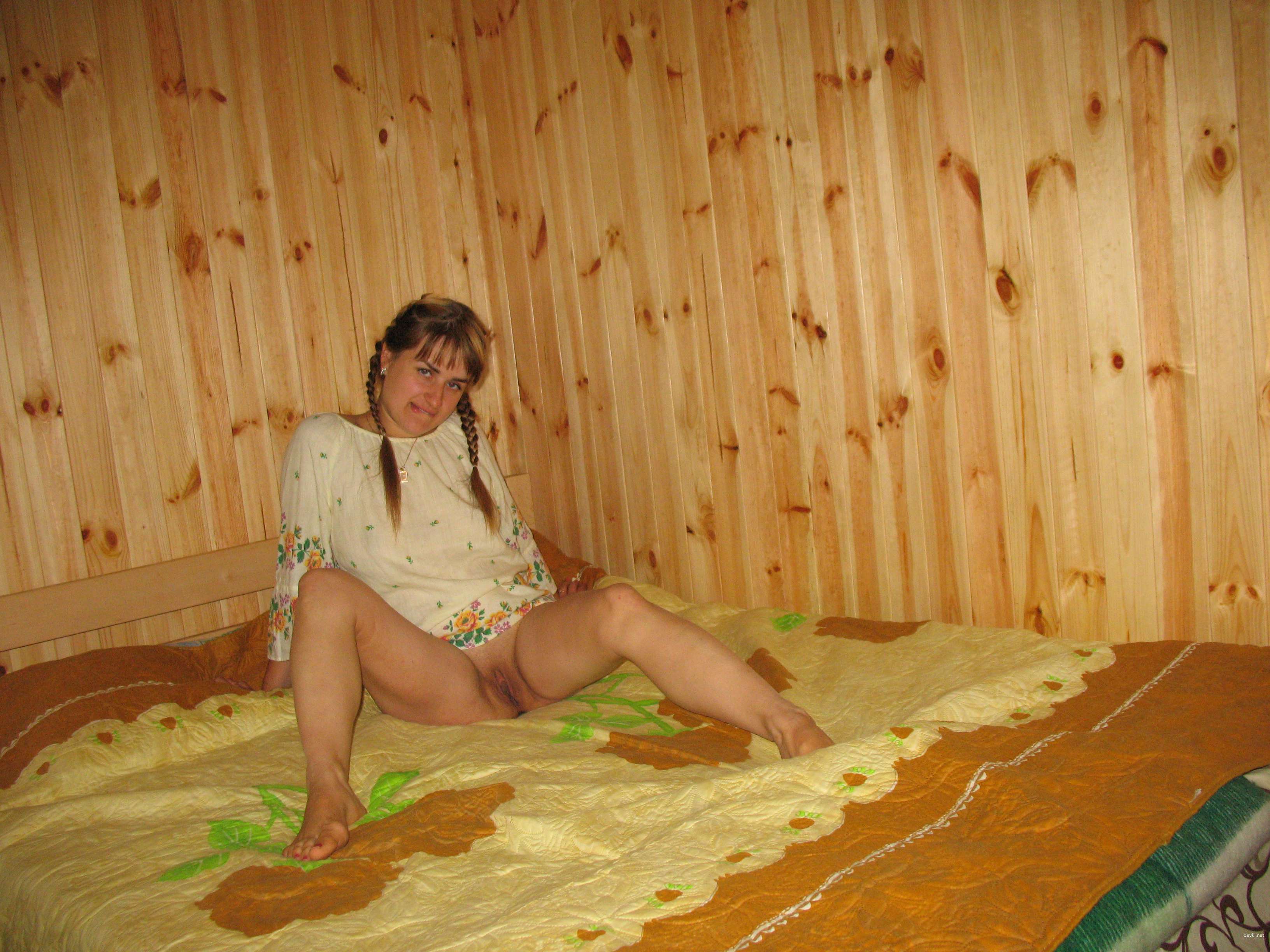 Explicit Nude Amateur Chick Photo: Hot Naked Girl Exposed