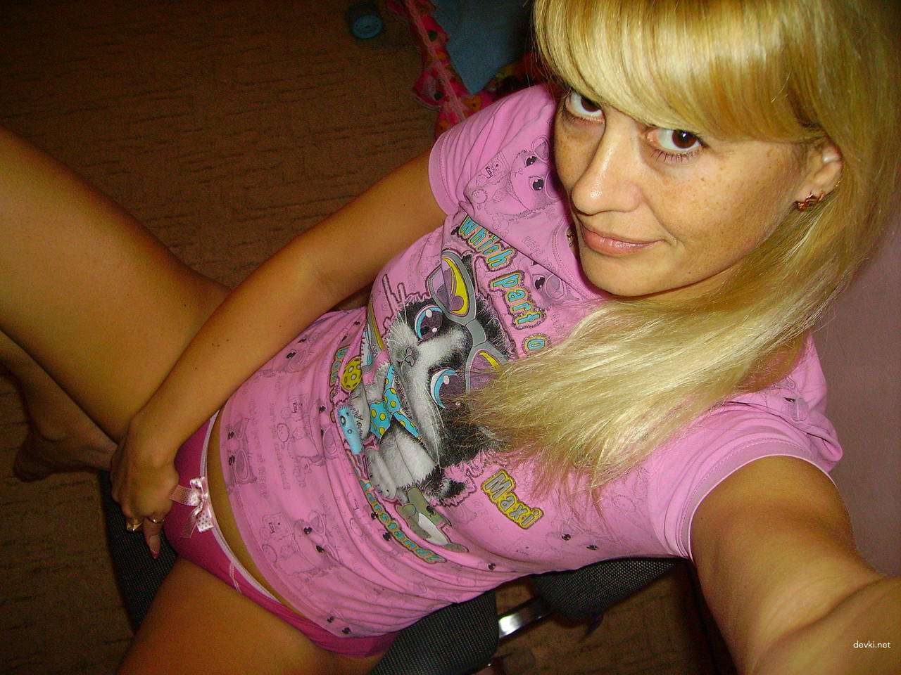 Explicit Amateur Photo: Mature Sex Kitten's Private Pics