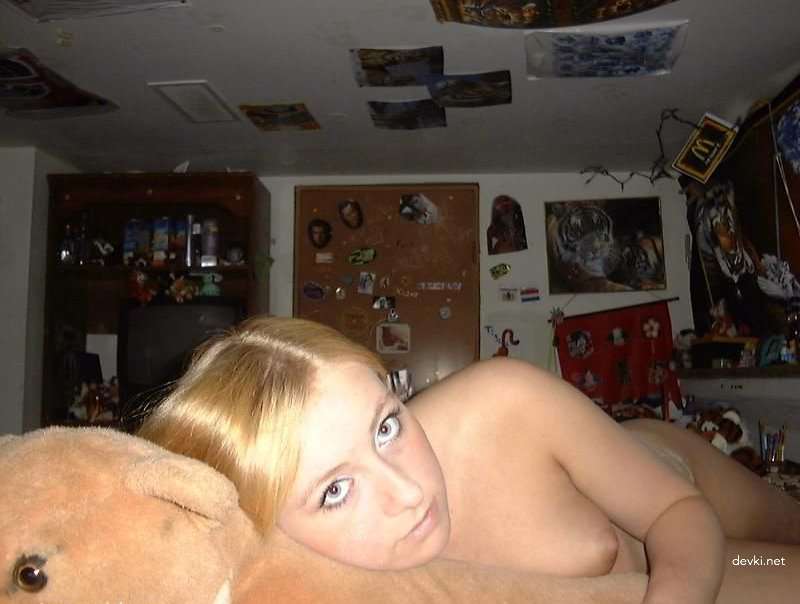 Explicit Nude Girls Collection (Part 4): Amateur Photos