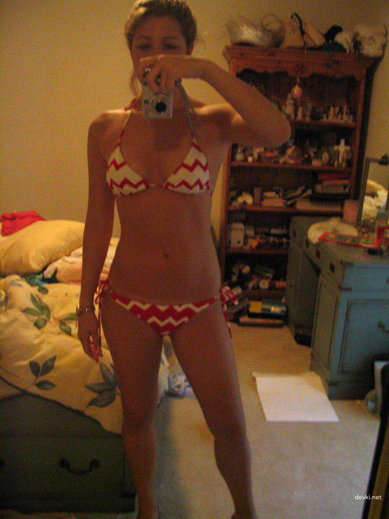 Explicit Naked Girls Compilation: Uncensored Amateur Photos