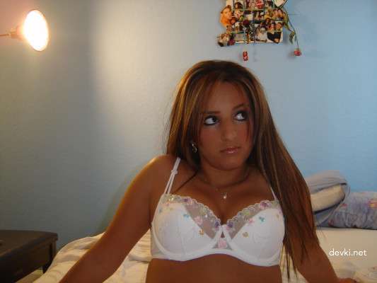 Explicit Naked Girls Compilation: Uncensored Amateur Photos
