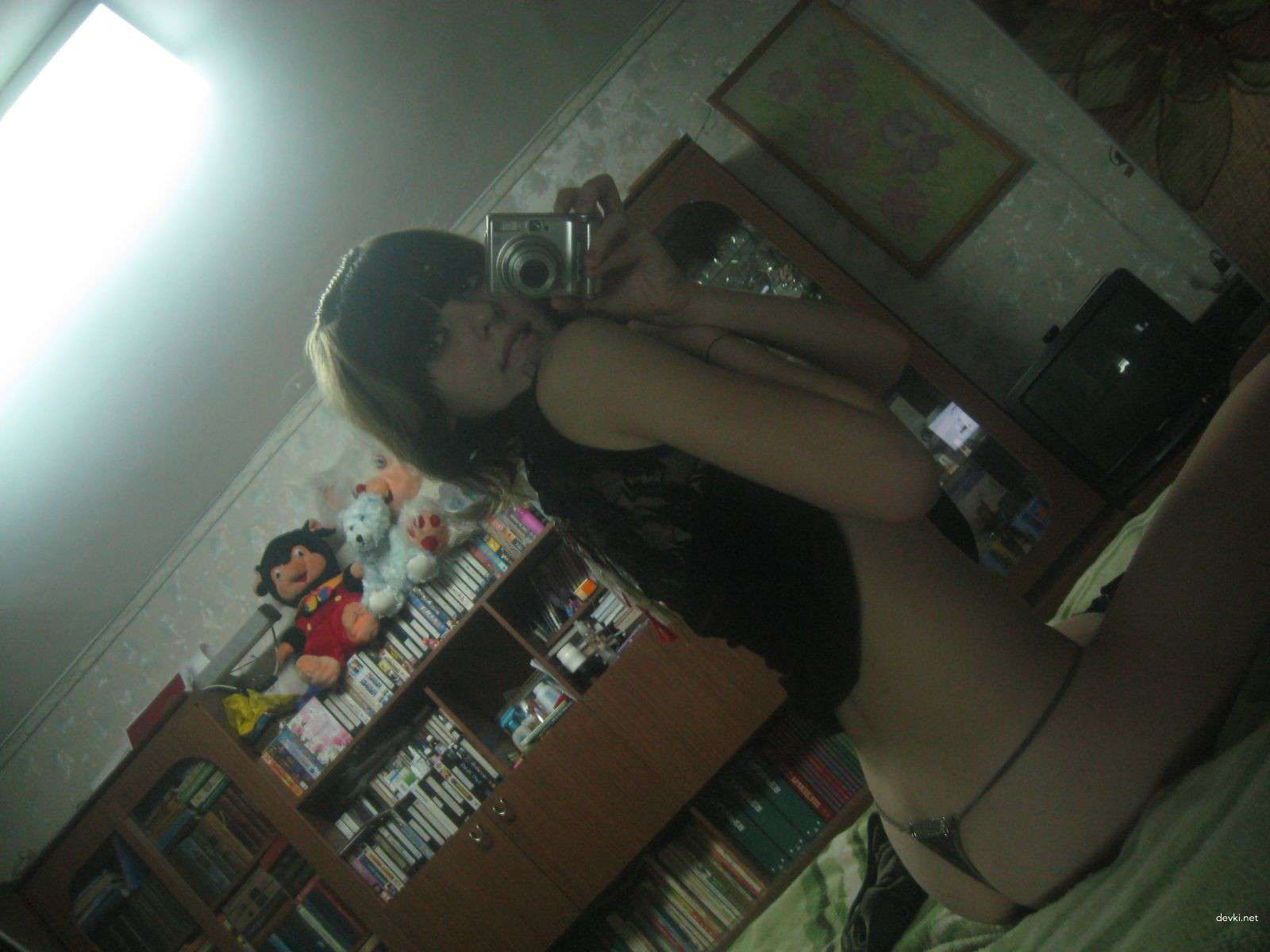 Amateur Mobile Phone Photo: Explicit and Bold Images for Adults