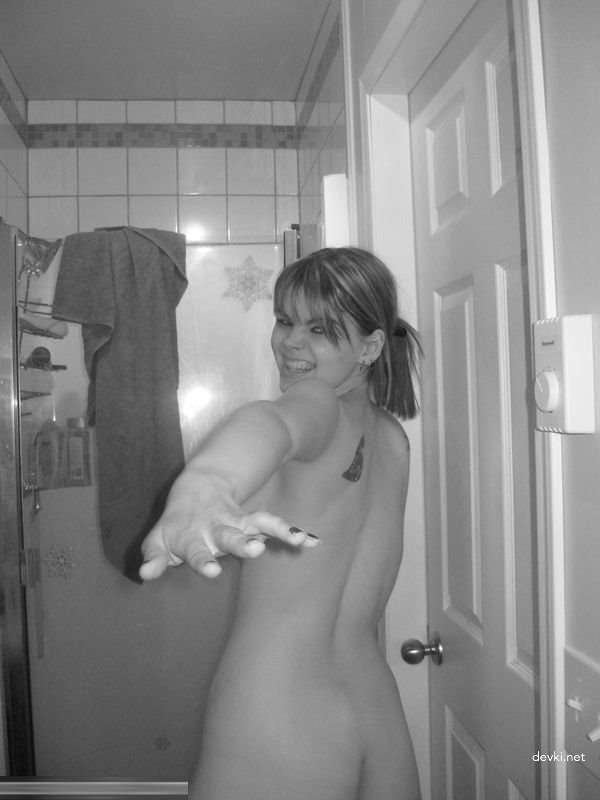 Explicit Amateur Black and White Photos of Girls - Uncensored Erotica