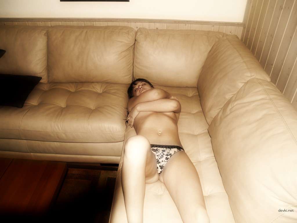 Amateur Photoshoot Turns Explicit: Hot Girl Poses Provocatively