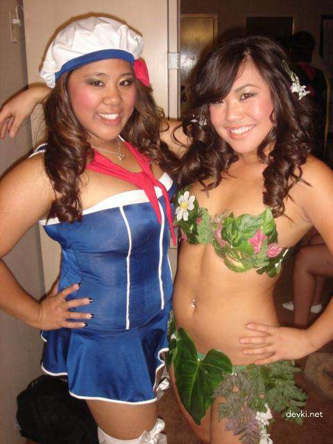 Explicit Asian Nude Amateur Selfie: Naked Asian Girl Shows Off