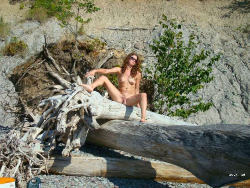 Private Erotic Vacation: Amateur Explicit Photos