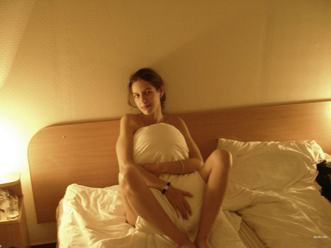 Explicit Amateur Hotel Nude Girl - XXX Naked Woman in Room