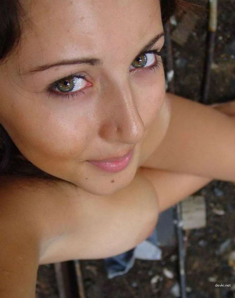 Amateur Big Boobs Erotic Selfie of Busty Girl - Explicit Photo