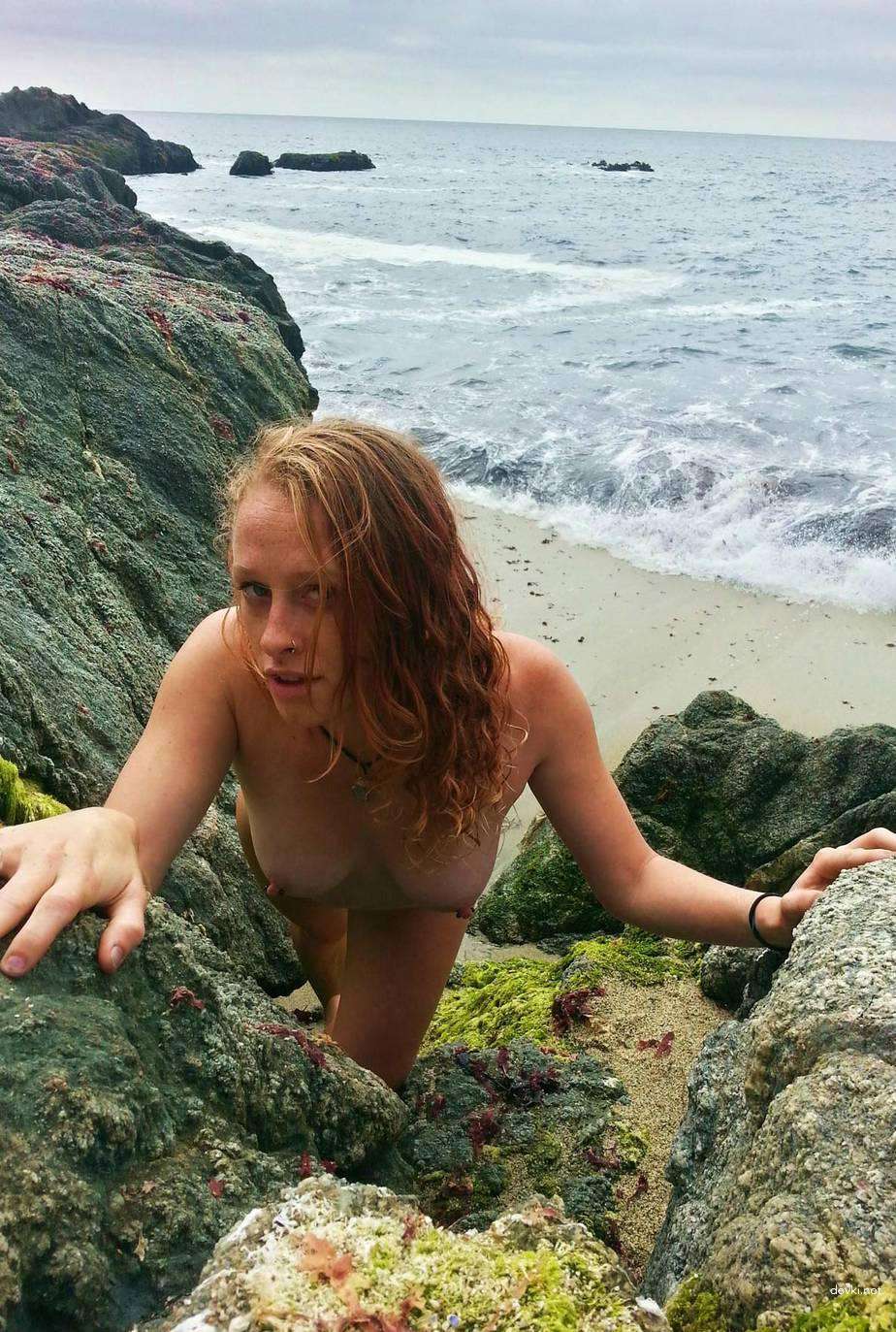 Private Vacation Amateur Photo: Explicit and Bold Beach Images