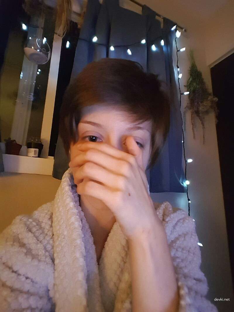 Explicit Nude Selfie of Amateur College Student - Uncensored Photo