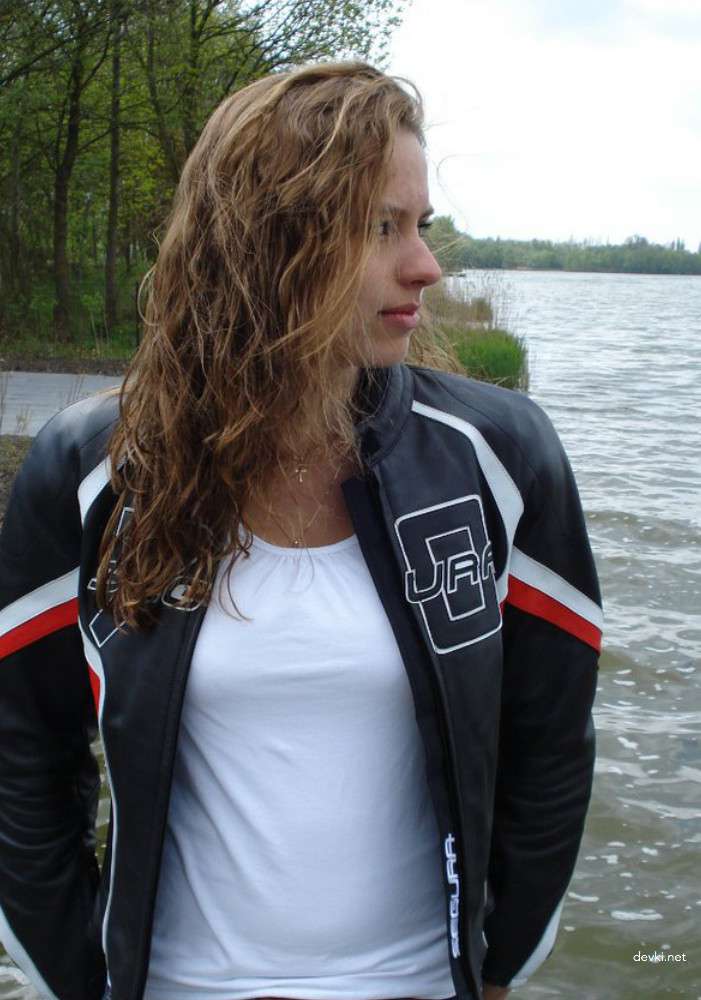 Explicit Amateur Photo of Young Wife - Hot and Naughty Pictures