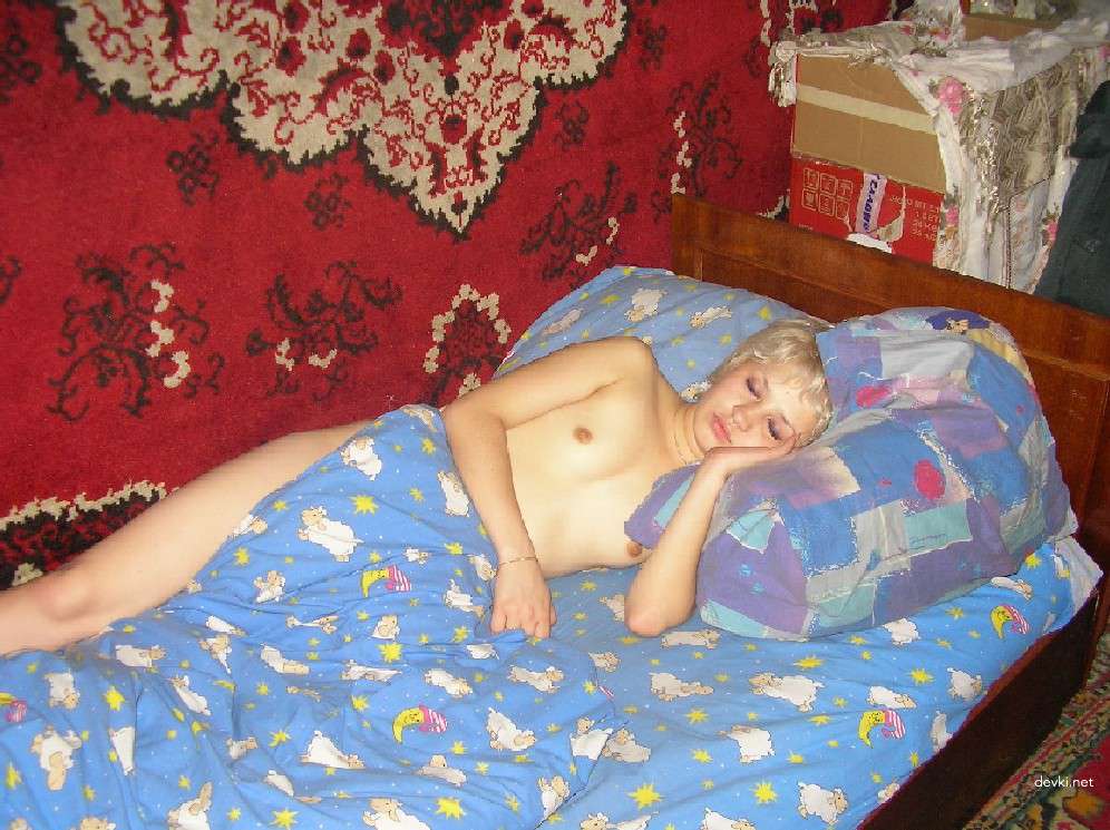 Explicit Amateur Photo: Sleeping Girlfriend's Private Pic