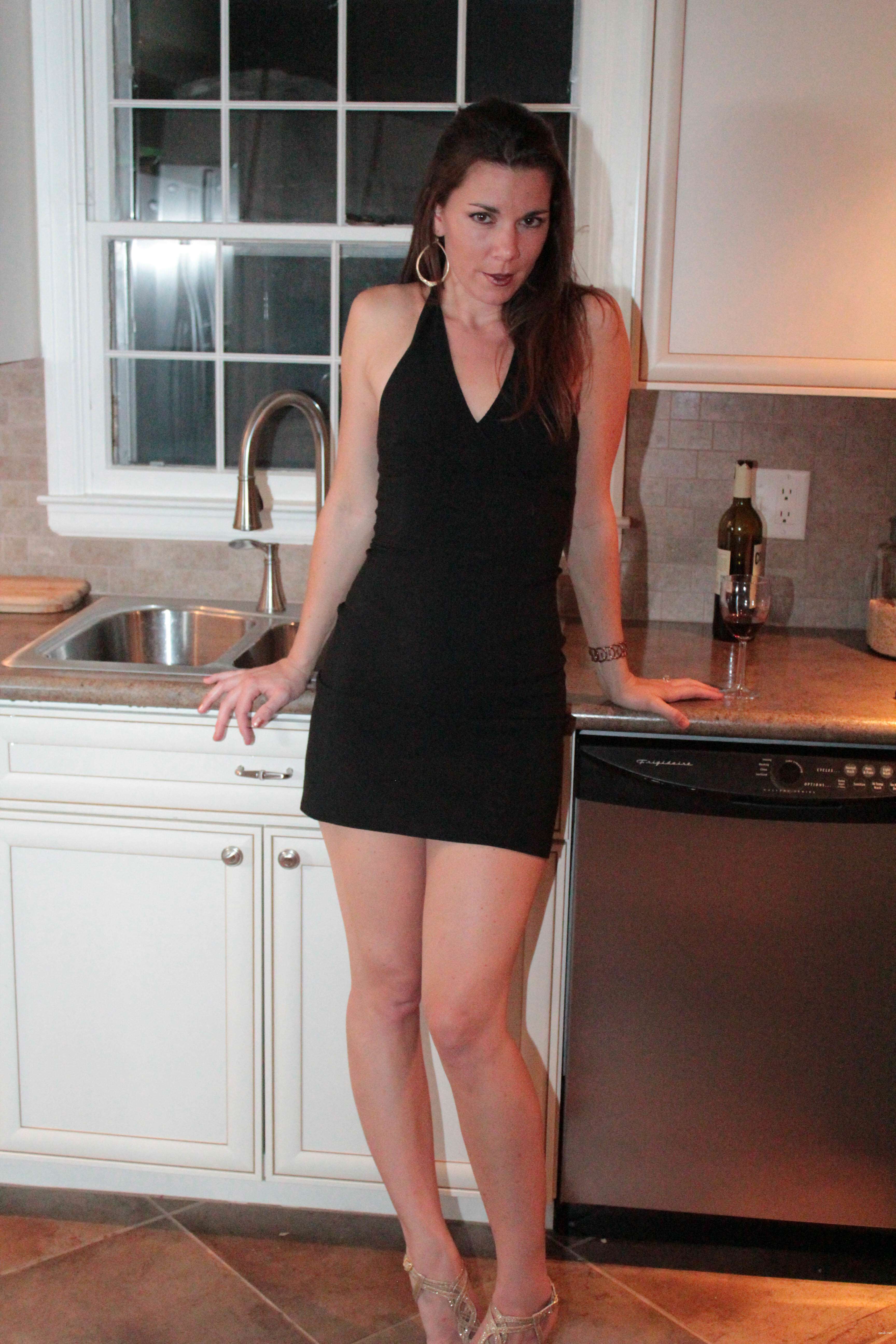 Slim Beauty in Various Outfits: Explicit Amateur Photos