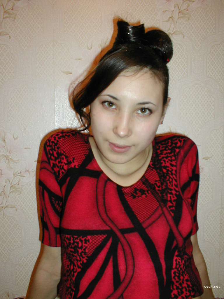 Explicit Young Girl Erotic Amateur Photo Shoot