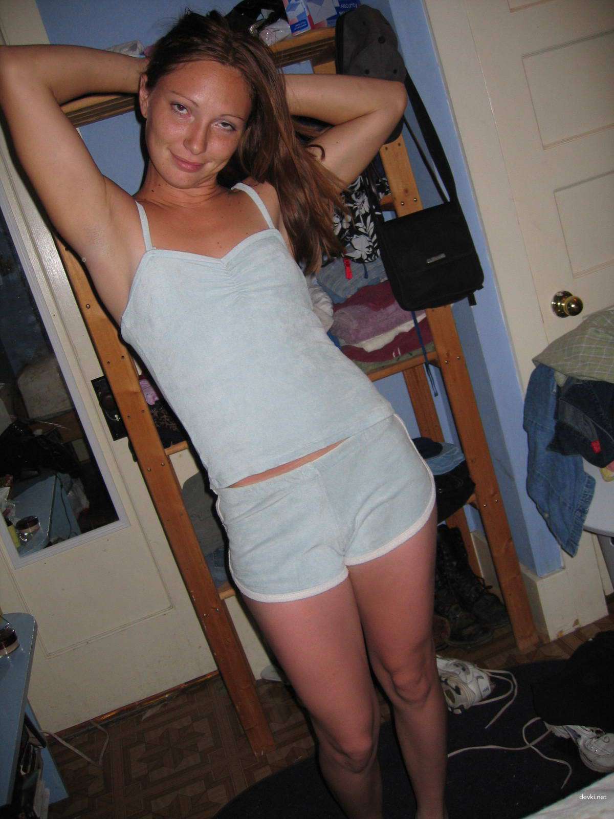 Spread Legs Amateur Photo - Explicit and Bold Content for Adults