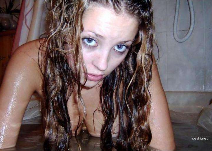 Husband Loves Wife's Hairy Pussy Amateur Photo - Explicit Homemade Porn