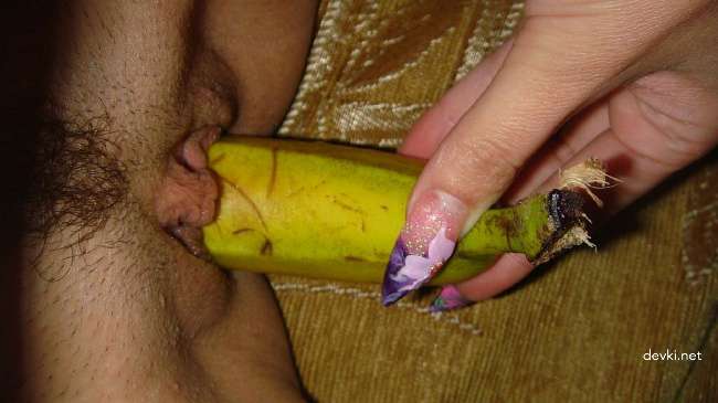 Seductive Nude Girl - Amateur Explicit Photo Shoot with Beautiful Naked Woman