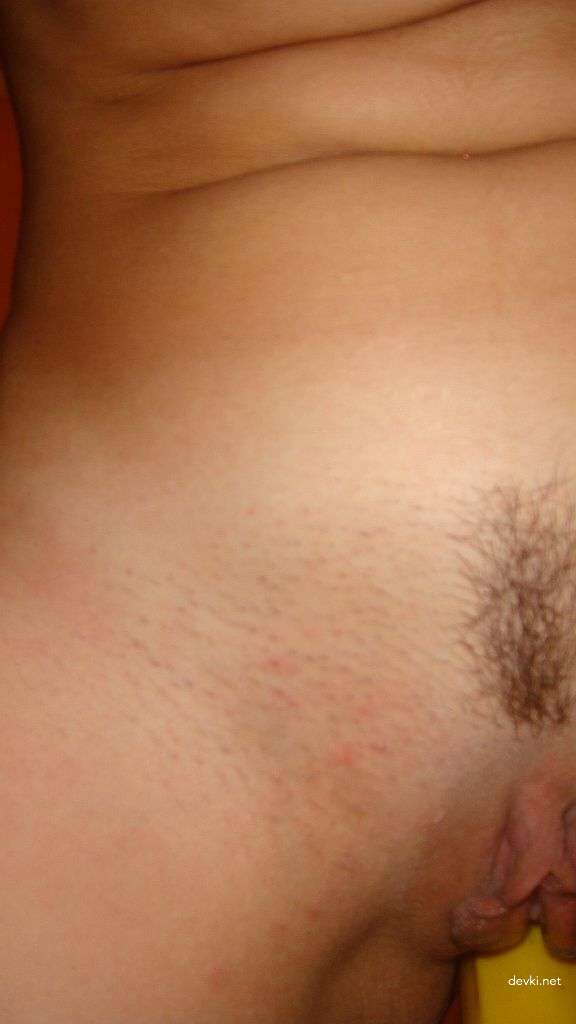 Seductive Nude Girl - Amateur Explicit Photo Shoot with Beautiful Naked Woman