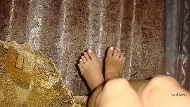 Seductive Nude Girl - Amateur Explicit Photo Shoot with Beautiful Naked Woman