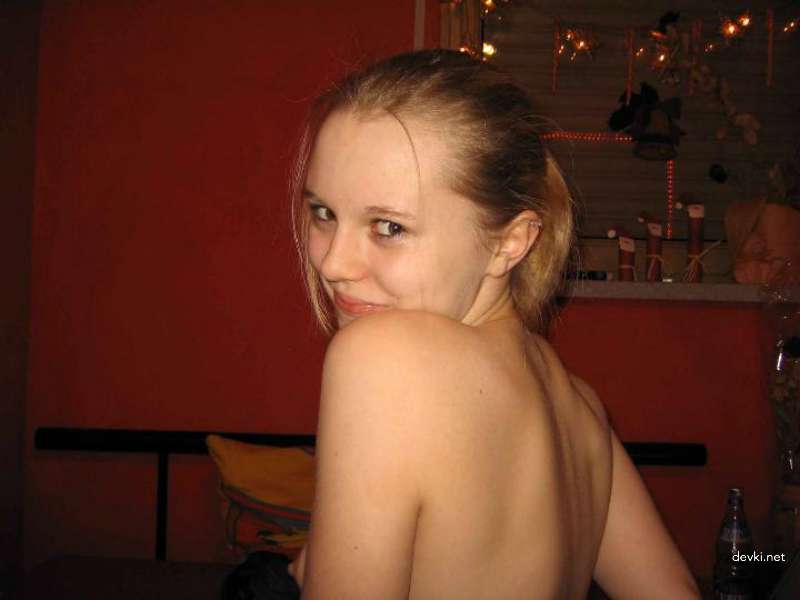 Private Girlfriend Photo with Sexy Figure: Explicit Amateur Sex Shot