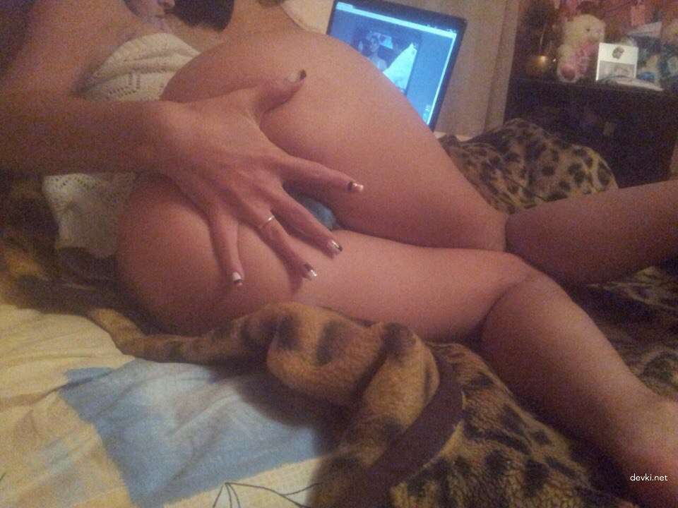 Private Erotic Collection: Naked Amateur Girls Explicit Photos