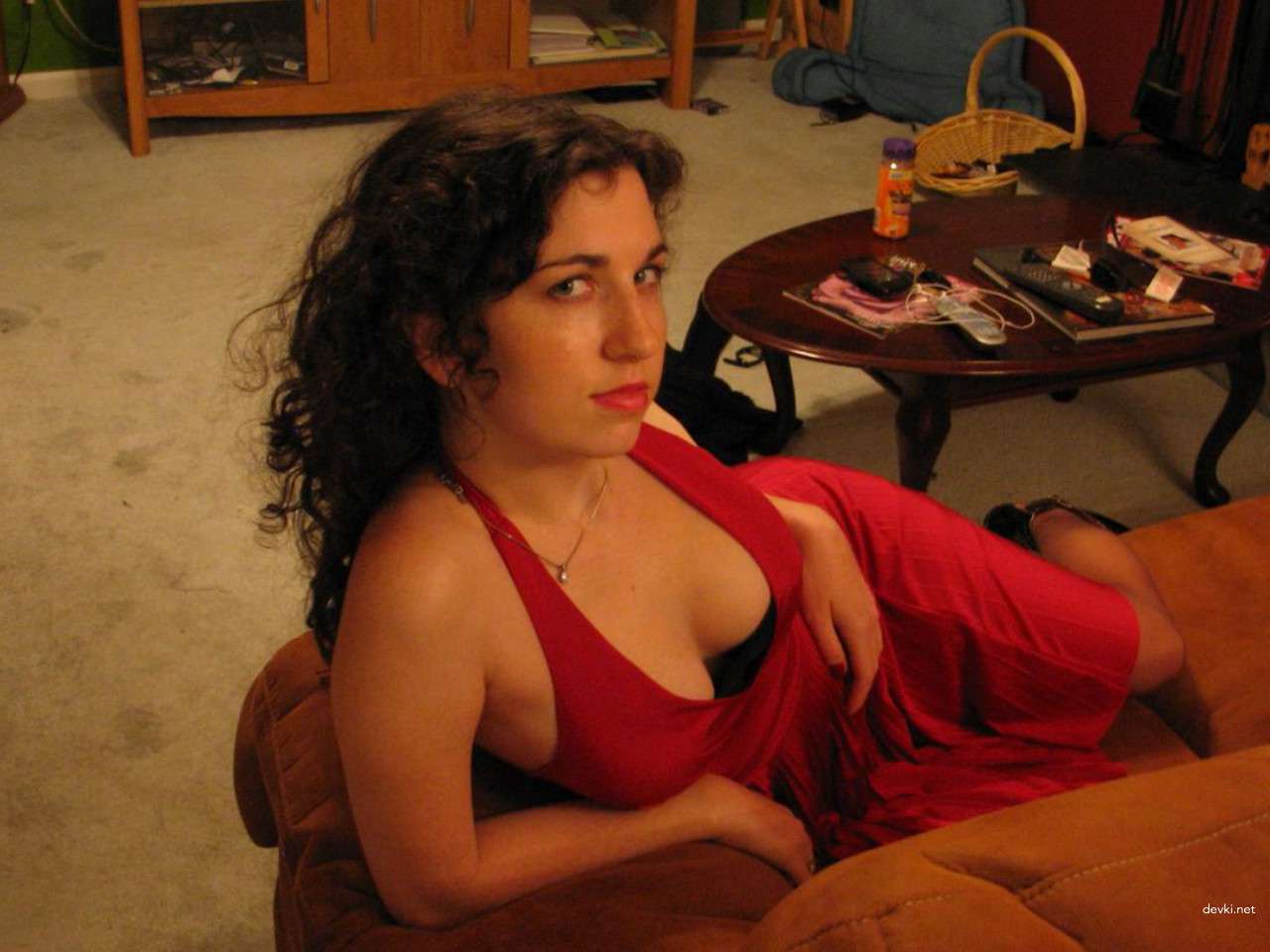 Hot Wife Photo: Amateur Russian MILF Exposed in XXX Pic