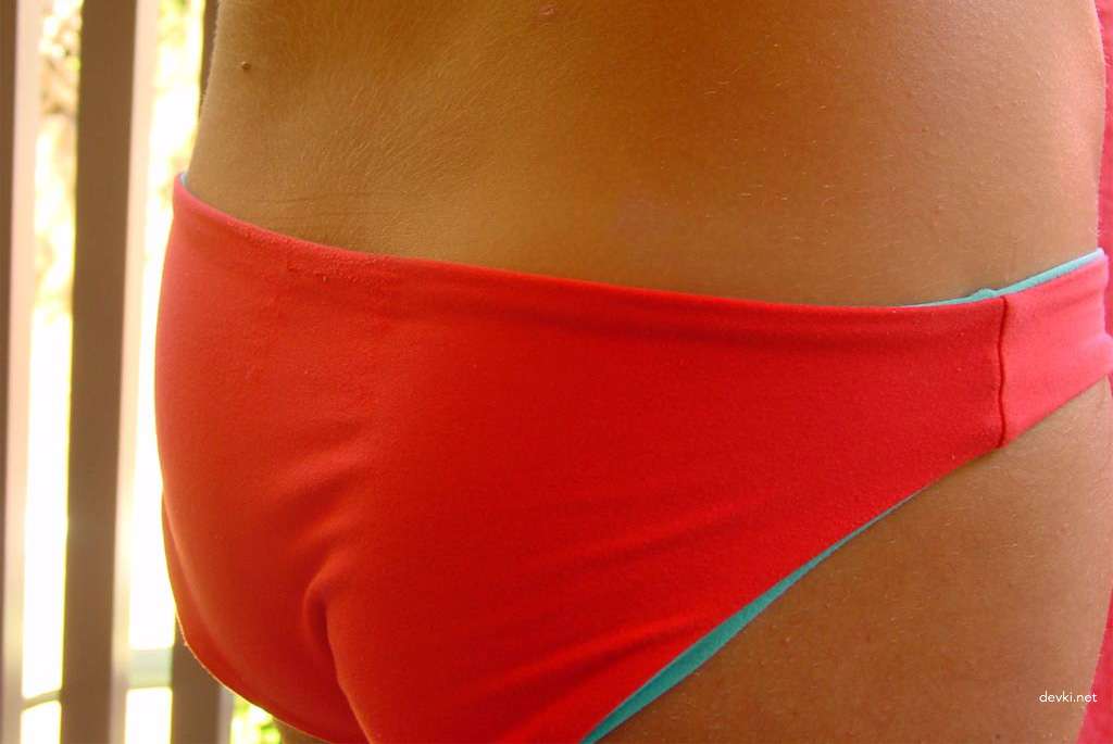 Amateur Girl Strips Panties Off - Explicit Nude Photo