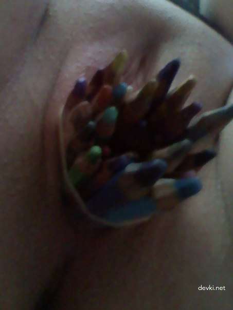 Explicit Amateur Nudes: Naked Girls in Provocative Photoshoots
